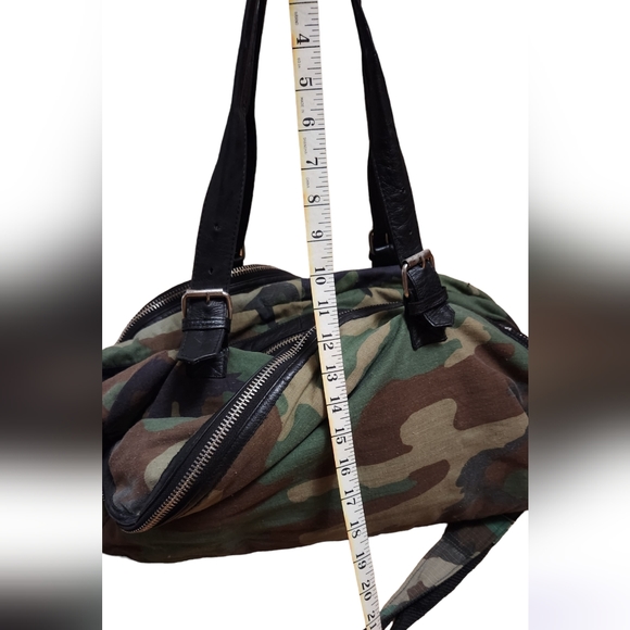 PeleCheCoco Camo Weekender Bag - Picture 2 of 5